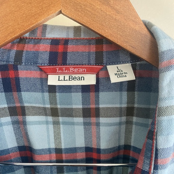 LL Bean plaid button up size L womens - Picture 3 of 3